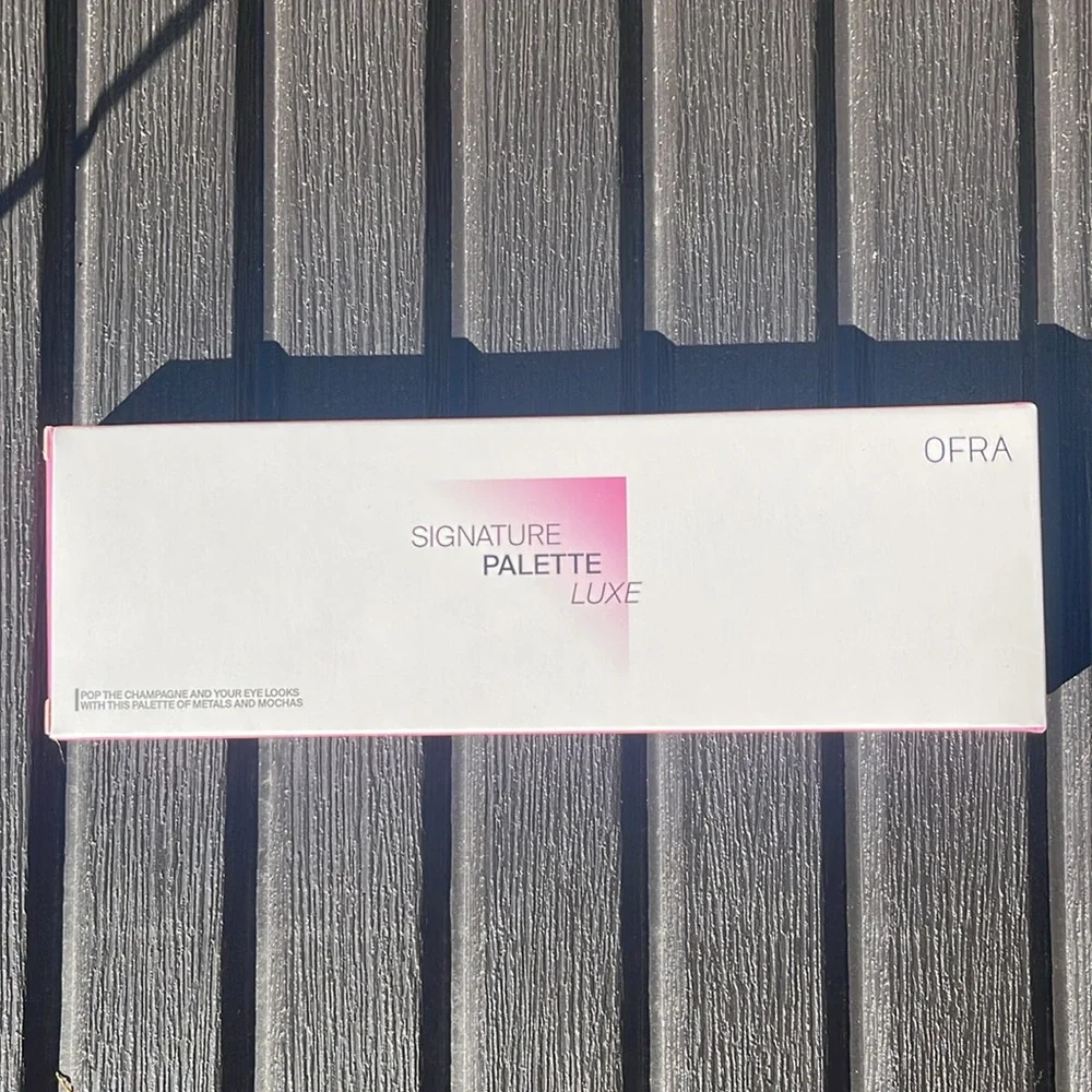 OFRA Cosmetics - Signature Luxe Eyeshadow Palette